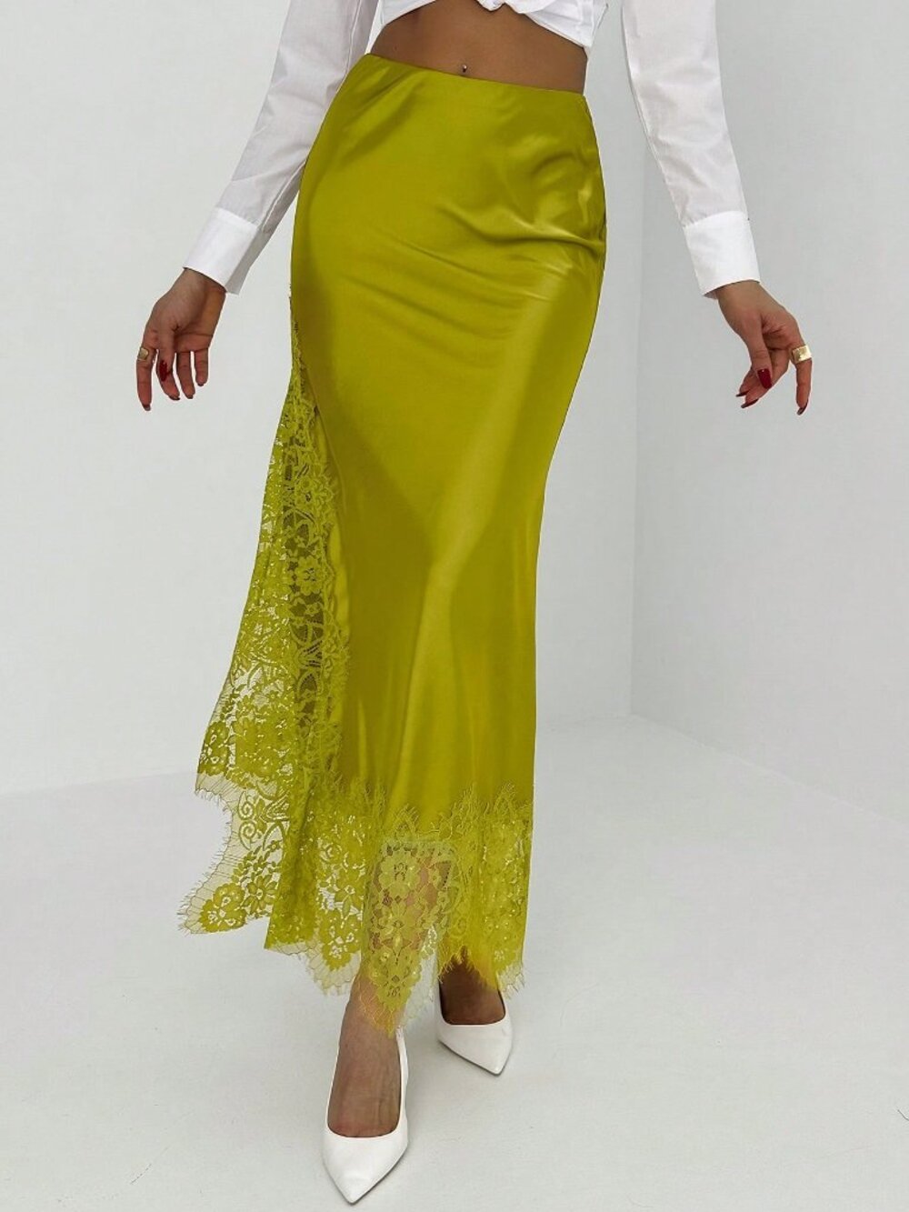 Green Chic Women's Midi Skirt with Lace Trim Side Slit - Picture 4 of 9